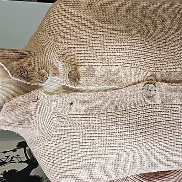 STYLEWE‎ NWT cardegan sweater size med, supper soft and cozy. Wooden butt… - Picture 2 of 12